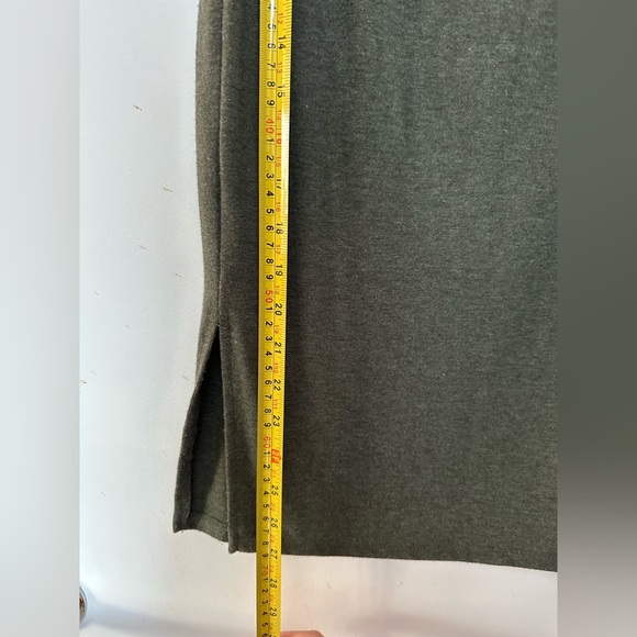 Anthropologie green stretchy midi skirt very comfy! Size XS - Picture 10 of 11